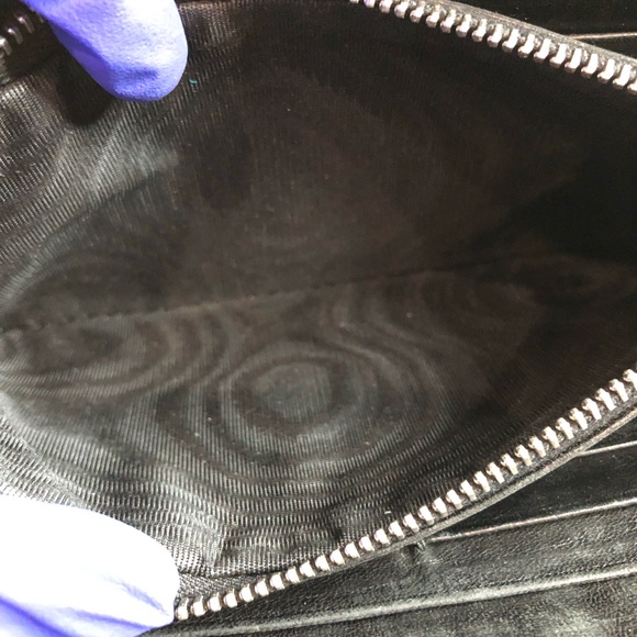 Prada Black Zip Around Wallet EUC - Picture 11 of 11